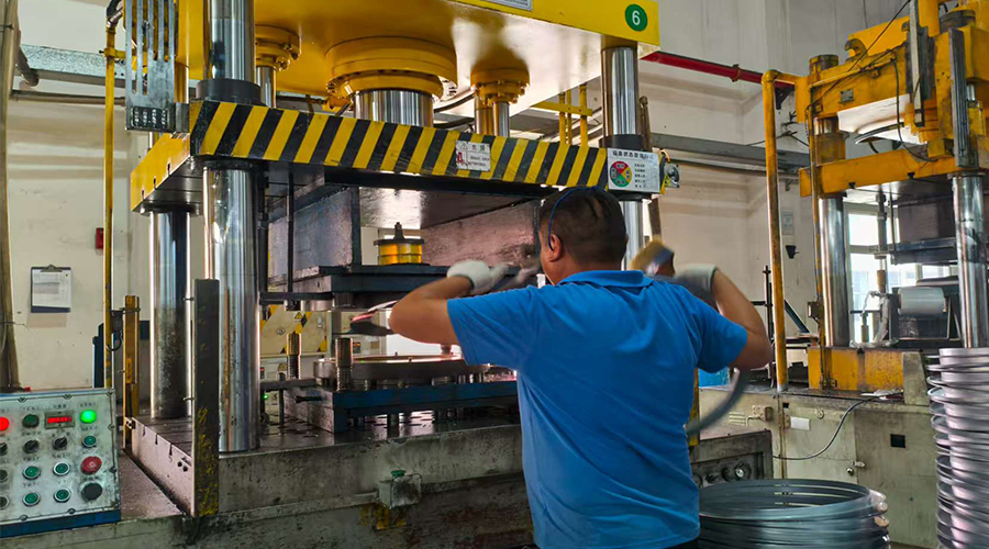 金環(huán)電器的滾筒干衣機(jī)如何適應(yīng)游艇、輪船等特殊海洋環(huán)境，確保高安全性和穩(wěn)定性？