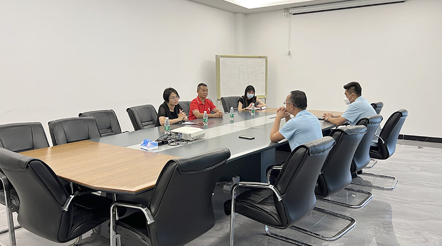 排憂難 提信心！鶴城鎮(zhèn)書(shū)記蒞臨金環(huán)電器開(kāi)展暖企活動(dòng)