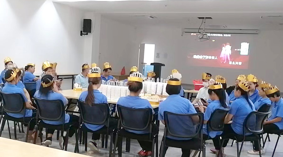 歡聚一堂 溫暖相伴！金環(huán)電器舉辦9月員工生日會(huì)